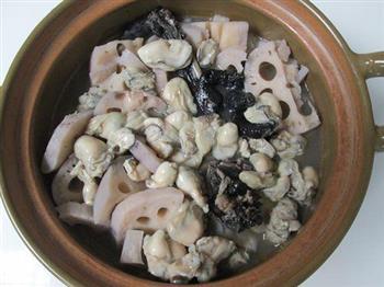 莲藕牡蛎煲乌鸡的做法步骤7