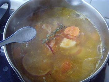 牛骨杂蔬汤的做法步骤11