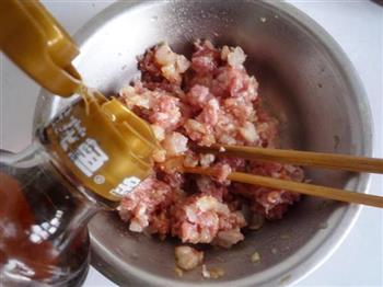 水晶虾仁萝卜卷的做法步骤7