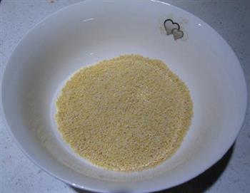 小米绿豆粥的做法步骤1