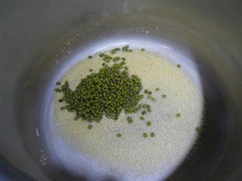 小米绿豆粥的做法步骤3