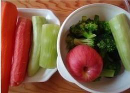 五彩蔬果沙拉的做法步骤1