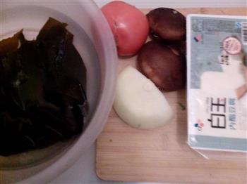 海带豆腐汤的做法步骤1