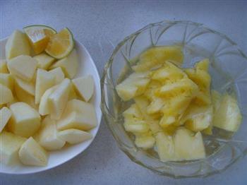 菠萝苹果酱的做法步骤1