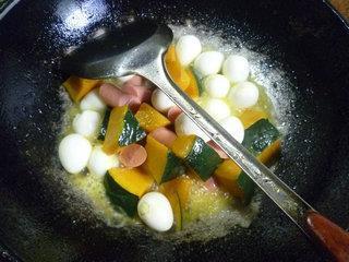 火腿肠南瓜鹌鹑蛋的做法图解9