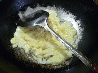 鸡蛋萝卜苗炒饭的做法步骤7
