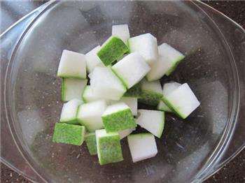 冬瓜莲米绿豆粥的做法步骤2