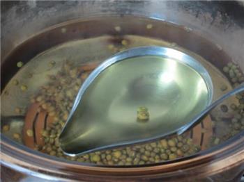冬瓜莲米绿豆粥的做法图解6