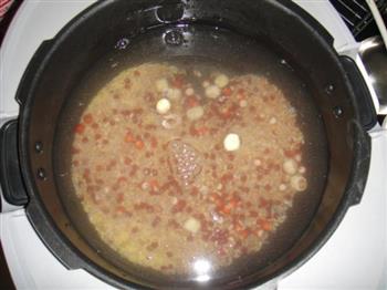 麦米红小豆莲子粥的做法图解5