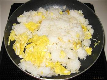 腐乳汁蛋炒饭的做法步骤5