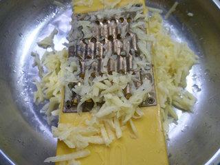 葱花土豆炒饭的做法步骤3