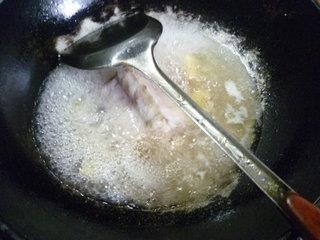 咸菜烧鳗鱼的做法步骤5