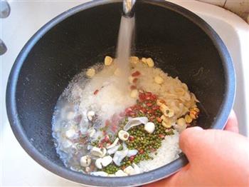 莲子百合绿豆粥的做法步骤7