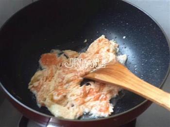 胡萝卜炒鸡蛋的做法步骤8
