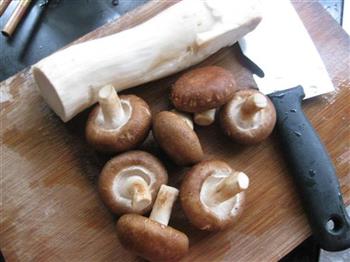 黑椒煎菌菇的做法步骤1
