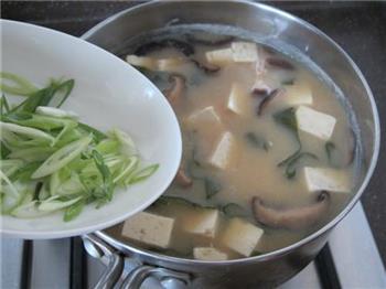 香菇海带味增汤的做法步骤14