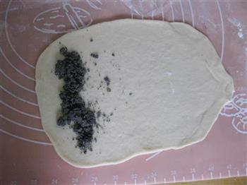 黑芝麻毛毛虫面包的做法图解6