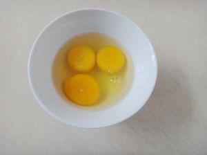 刺五加煎鸡蛋的做法图解3