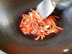 红椒韭菜炒干丝的做法步骤6