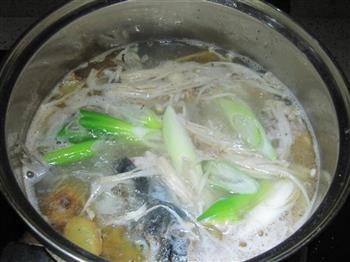 清煮鱼头汤的做法步骤4