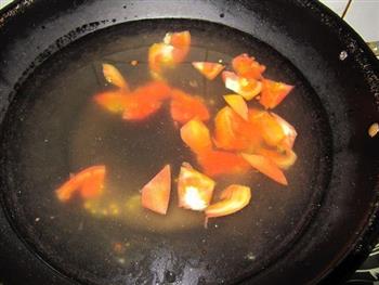 西红柿杂蘑牛肉汤面的做法步骤3