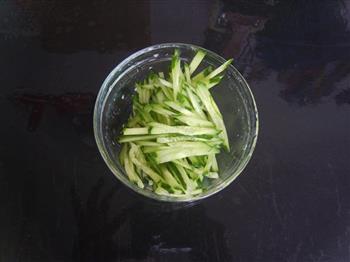 黄瓜拌豆芽的做法步骤9