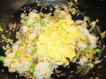 腊肠芦笋蛋炒饭的做法步骤12