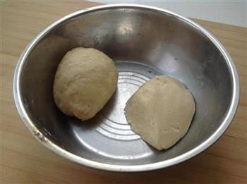 红豆蛋黄酥的做法步骤2