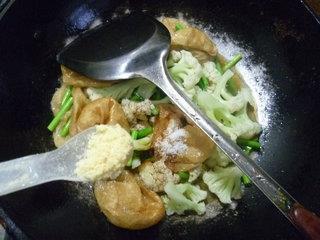 蒜薹油面筋炒花菜的做法步骤8
