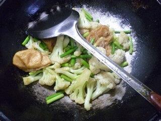蒜薹油面筋炒花菜的做法步骤9
