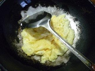 莴笋腊肉炒鸡蛋的做法步骤6