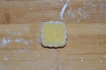 椰丝奶黄冰皮月饼的做法步骤16