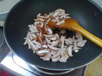 香菇炒肉的做法步骤11