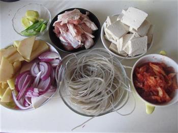 韩式泡菜豆腐锅的做法步骤1