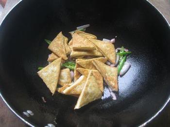 家常葱煎豆腐的做法步骤8