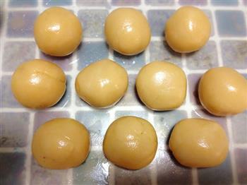 广式椰香紫薯月饼的做法步骤11