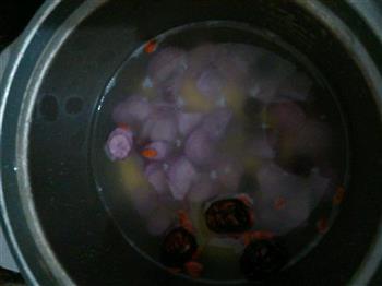 紫薯红枣桂圆小米粥的做法图解1