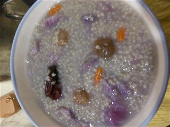 紫薯红枣桂圆小米粥的做法步骤3