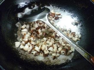 香菇炒白菜咸齑的做法步骤5