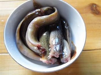 韩式泥鳅炖豆腐的做法步骤1