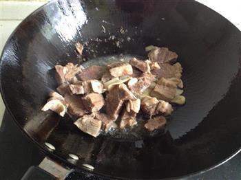 土豆烧牛肉的做法步骤11