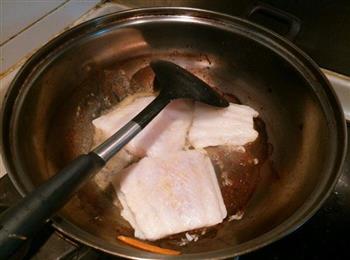 红烧鱼扒配胡萝卜的做法步骤4