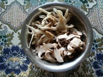 菌菇千叶豆腐的做法图解1