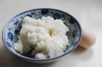 米饭锅巴的做法图解1