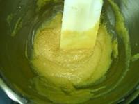 蜂蜜紫薯豆沙月饼的做法步骤6