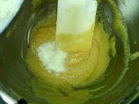 蜂蜜紫薯豆沙月饼的做法步骤7