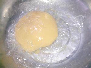 豆沙莲蓉月饼的做法步骤4
