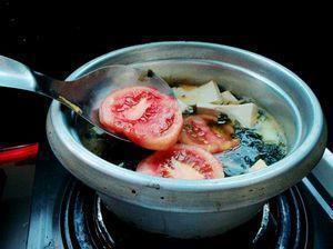 西红柿豆腐紫菜汤的做法图解7