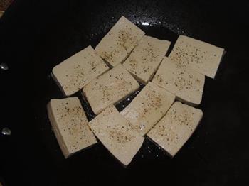 少油烟椒盐豆腐的做法步骤1