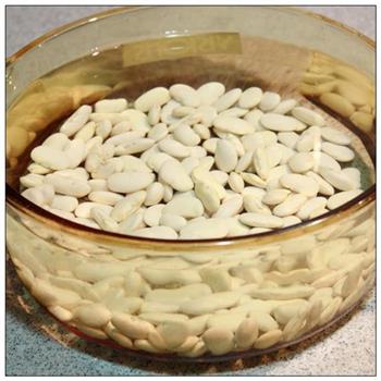 自制白芸豆豆沙的做法步骤1